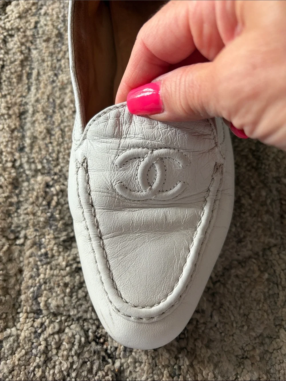 CHANEL White Leather CC Logo Loafers